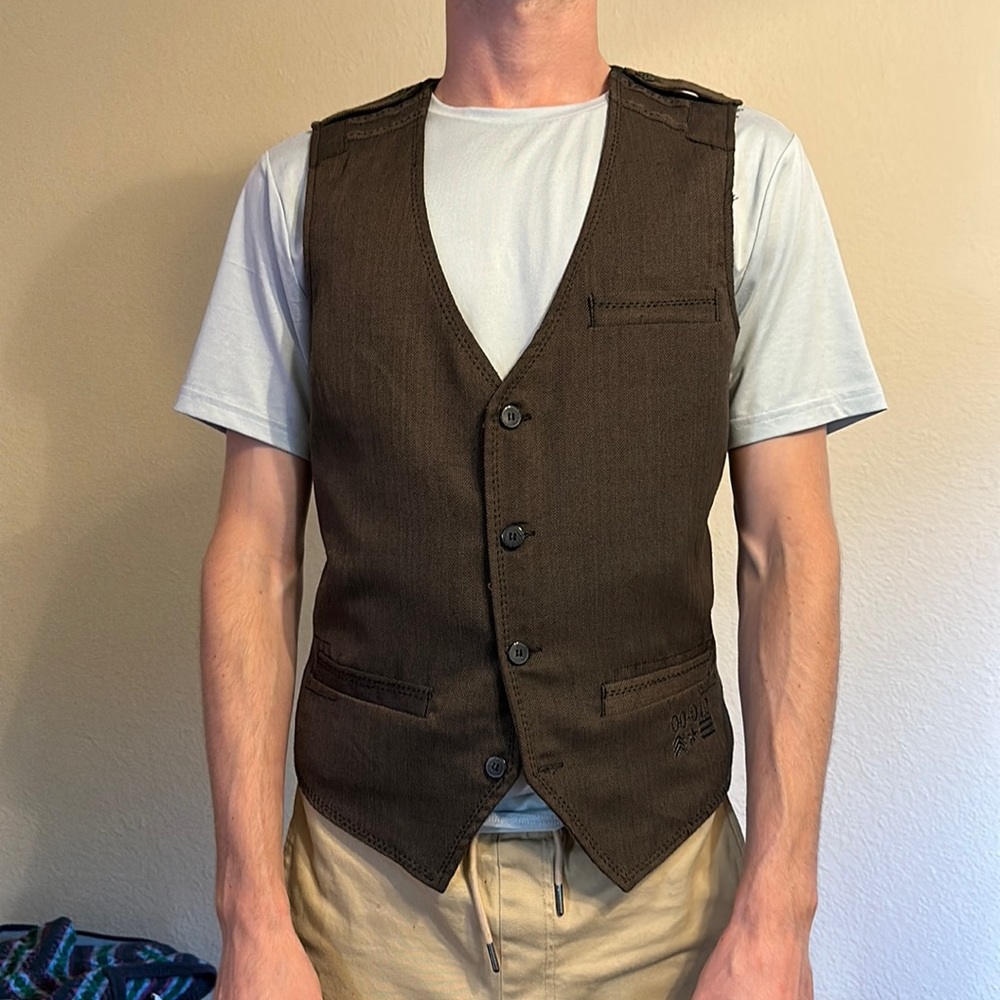 Brown pop icon brown vest